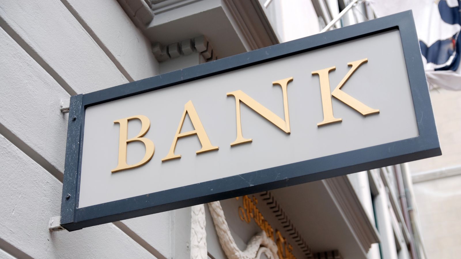 SVB & Signature Bank Collapsed: Why Banks Fail & How to Protect Your ...